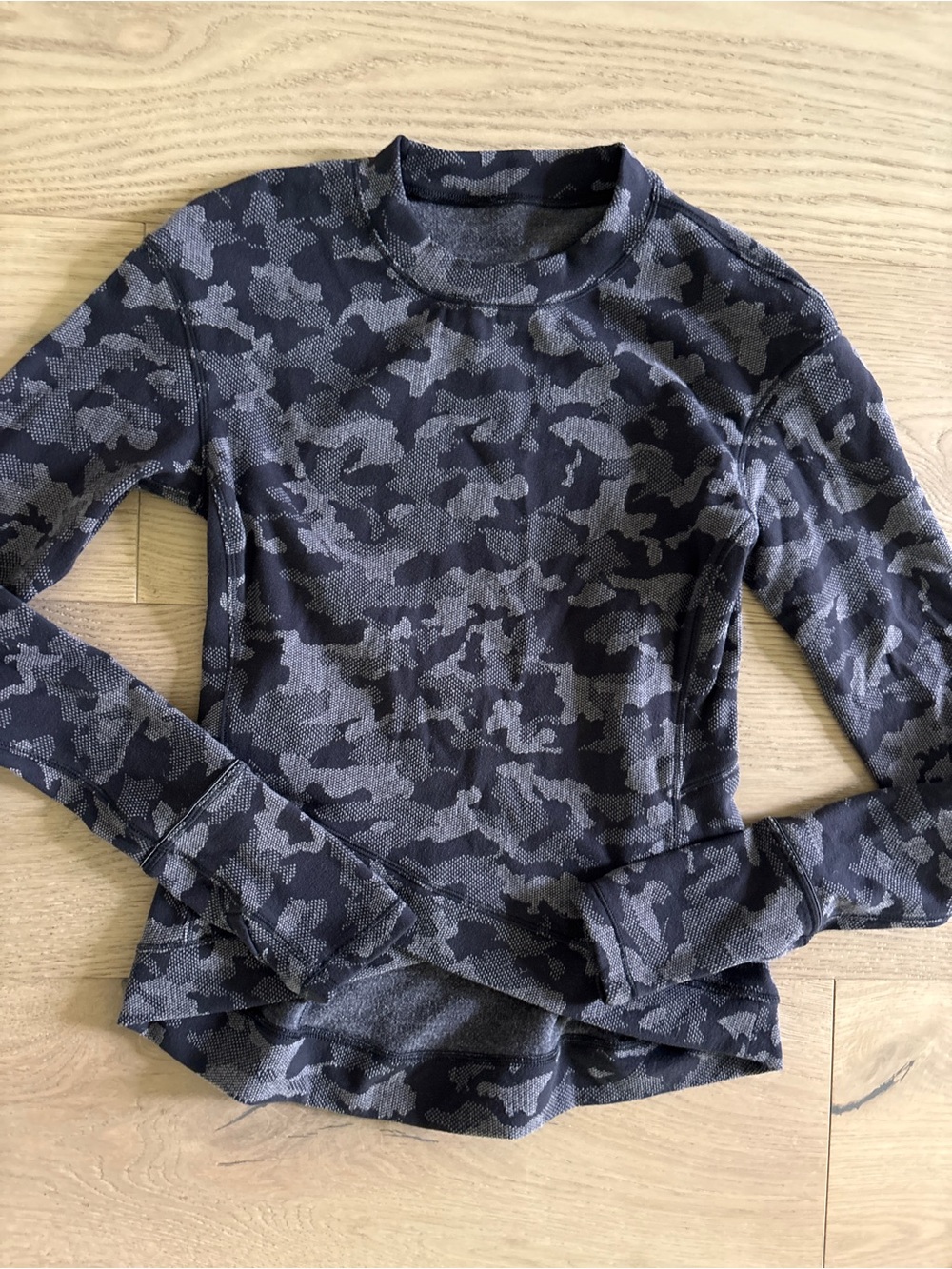 Lululemon top size 4